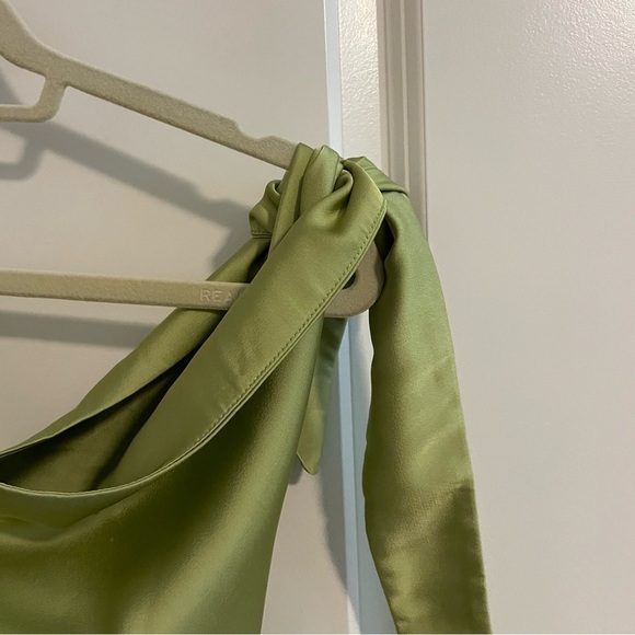 NWT Pretty Lavish Frances Cut Out Jumpsuit Satin Green Apple Size 2 - Picture 7 of 16